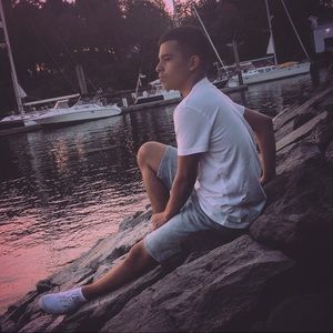 Meet your Posher, Adrian